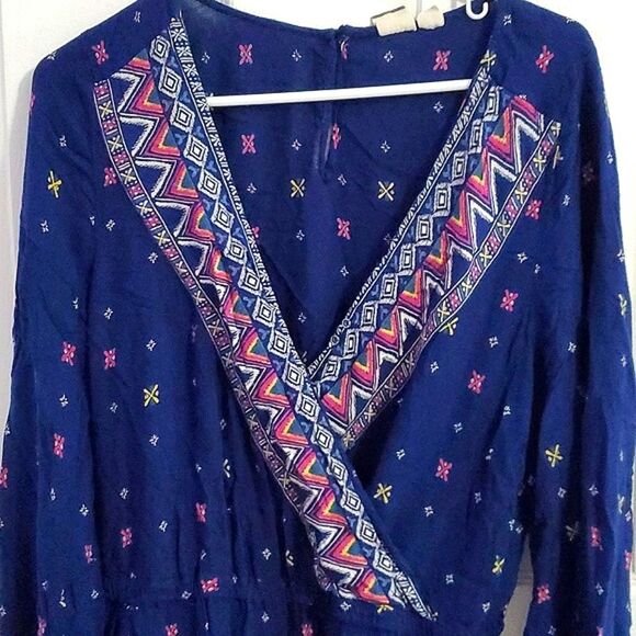 Roxy Boho Navy Medallion Print Surplice Front Flowy Romper - Picture 4 of 14
